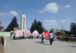 목단강시 조선족단체 청명절맞아 혁명렬사기념비 참배